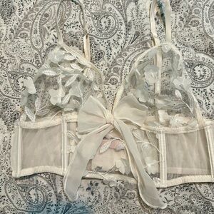 Victoria’s Secret White Floral Embroidered Bralette